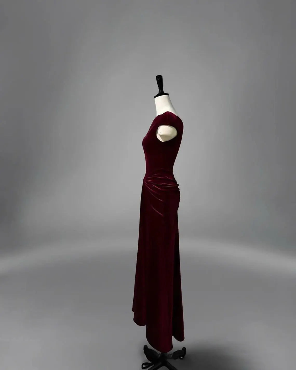 Vestido de fiesta de graduación de terciopelo elegante sin mangas con escote en V y corte sirena para dama de honor